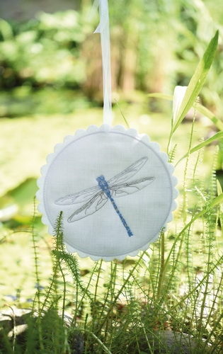 button -dragonfly (round)-