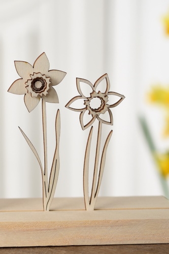 wooden daffodil-duo