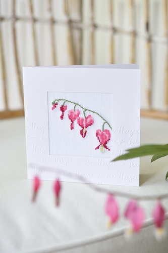 passepartout card -bleeding heart-