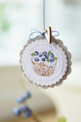 embroidery button -blueberry muffin-